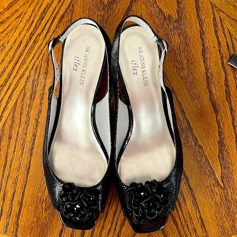Black sling back peep toe dressy shoes